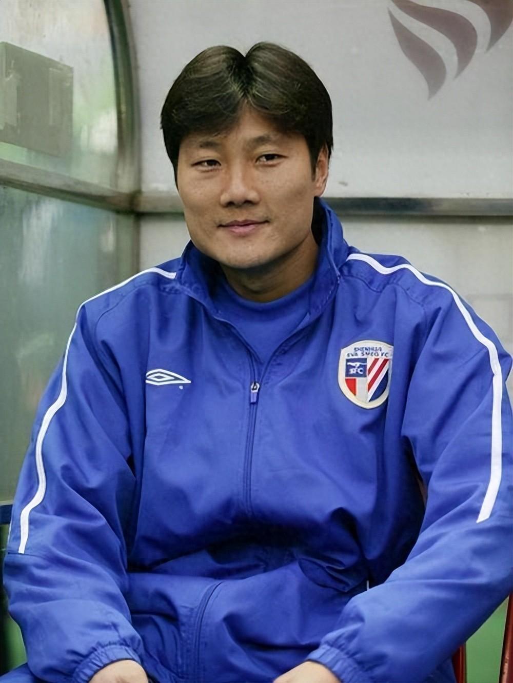 华体会中国-范志毅也没想到，和他并肩作战5年的毛毅军，如今已是申花领队了